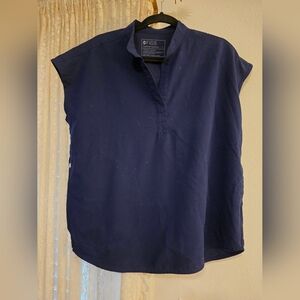 Figs Women's Navy Scrub Top Small